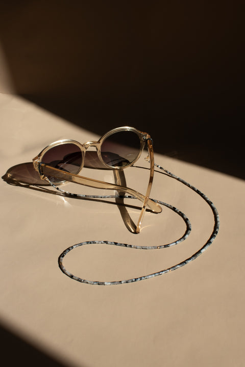 Glasses chain made of grey labradorite, freshwater pearl & gold