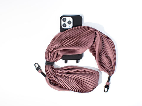 Handyhülle mit abnehmbarem Plisseetuch, Crow & Altrosa