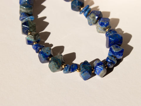 Kurze Naturstein Handykette mit Lapislazuli Natursteinen