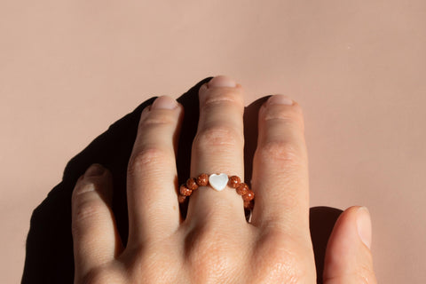 Ring mit rotem Sandstein & Herz Muschel Perle, Vela Ring