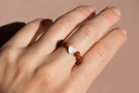 Ring mit rotem Sandstein & Herz Muschel Perle, Vela Ring