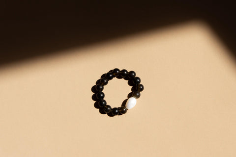 Ring mit goldenem Obsidian & Süßwasserperle, Sera Ring