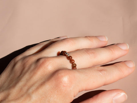 Ring mit rotem Sandstein & 925 Silberperlen, Kaia Ring