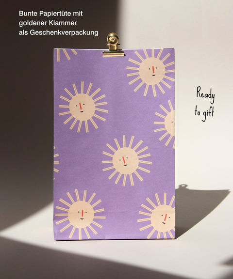 Grußkarte „Hip Hip Hurra“ mit handgemachtem Sonnenfänger & Geschenktüte