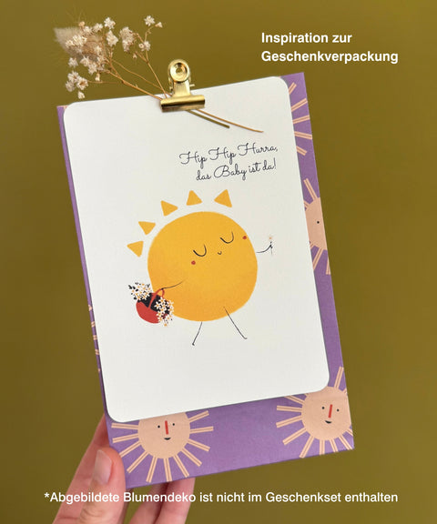 Grußkarte „Hip Hip Hurra“ mit handgemachtem Sonnenfänger & Geschenktüte