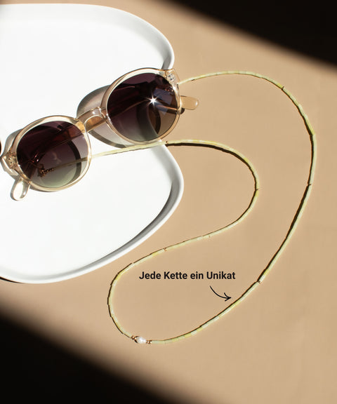 Glasses chain made of lemon jade, freshwater pearl &amp; gold