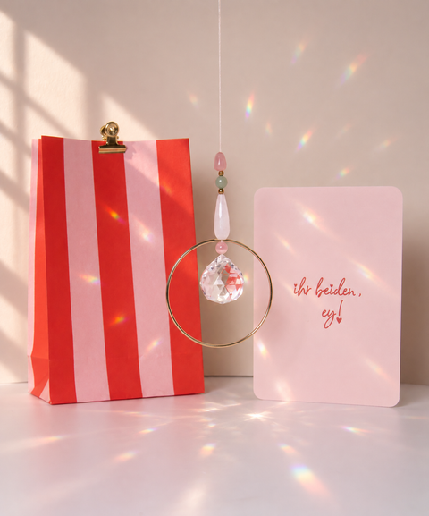 Geschenkset mit handgemachten Sonnenfänger, Grußkarte zur Hochzeit & Geschenktüte