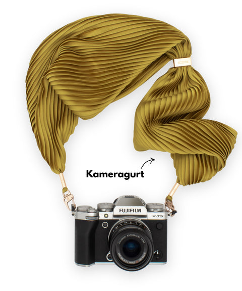 Long lanyard made of pleated fabric
