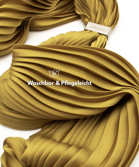 Pleated camera strap