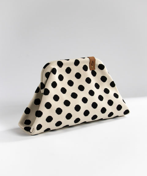 MIO Clutch Schwarz-Weiß Punkte