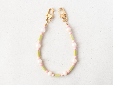 Short mobile phone chain with rhodonite natural stones