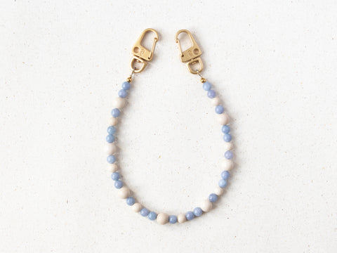Short mobile phone chain with rhodonite natural stones