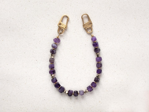 Short key chain with amethyst natural stones