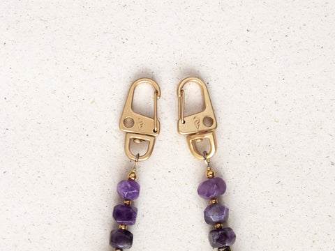 Short key chain with amethyst natural stones