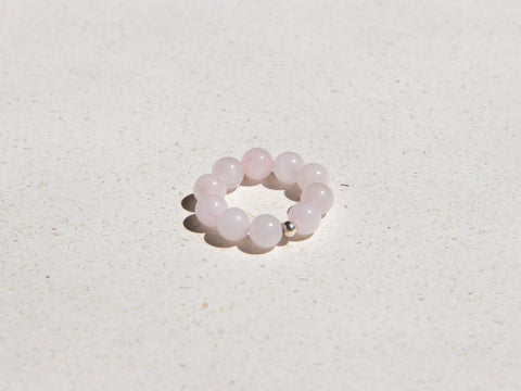 Rose quartz &amp; 18-carat gold-plated pearl ring, Amora Ring