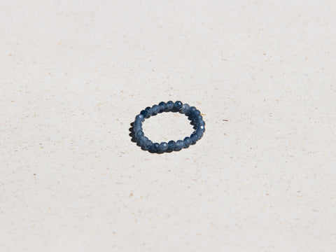 Ring with blue faceted spinel gemstones, Aqualis Ring