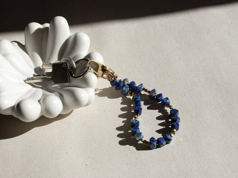 Short key chain with lapis lazuli natural stones