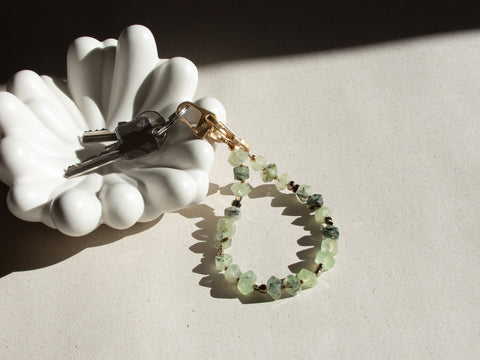 Short key chain with prehnite natural stones