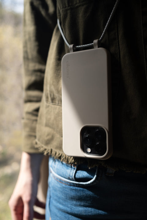 Handykette und Handyhülle für iPhone und Samsung in CLAY Grau mit Kordel OAT, handmade von eilenna