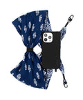 Handyhülle mit abnehmbarem Plisseetuch, Crow & Bandana Blue