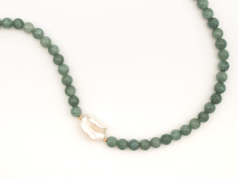 Halskette aus Naturstein Perlen Burmesische Jade & Süßwasserperle mit 18K vergoldetem Verschluss Halsschmuck für Damen, Handmade von eilenna