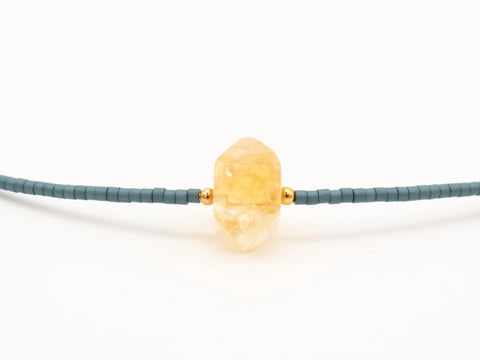 Halskette aus Citrin Naturstein Perle und Acrylperlen mit 18K vergoldetem Verschluss – Filigraner Damenschmuck, Handmade von eilenna