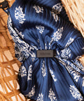 Handyhülle mit abnehmbarem Plisseetuch, Crow & Bandana Blue