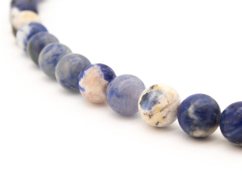 Halskette aus Sodalith Naturstein Perlen – Minimalistische Kette mit 18K vergoldetem Verschluss für Damen, Handmade von eilenna