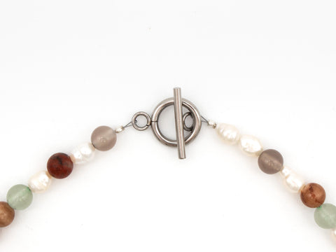 Halskette aus Naturstein Perlen wie Jade, Jaspis & echten Süßwasserperlen – Boho Damenkette mit silbernem Verschluss, Handmade von eilenna