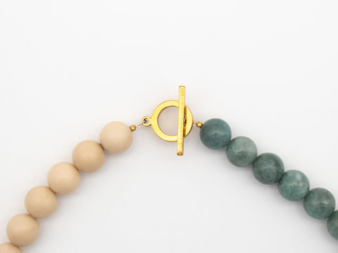 Halskette aus Burmesischer Jade & Fossiler Stein