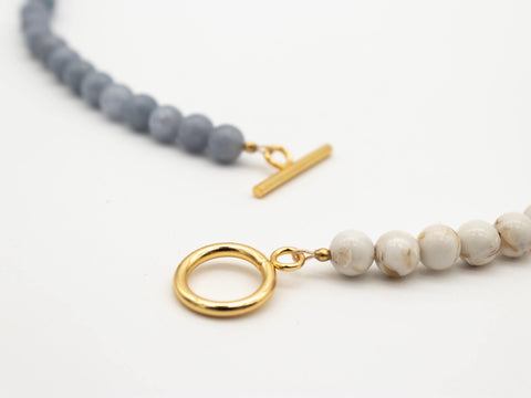 Halskette aus Muschelsediment-Steinen & Chalcedon