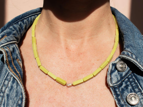 Limetten-Grüne Halskette mit Perle, Naturstein Perlenkette Damen, Boho Schmuck 18K Gold Verschluss, eilenna Schmuck