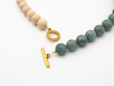 Halskette aus Burmesischer Jade & Fossiler Stein