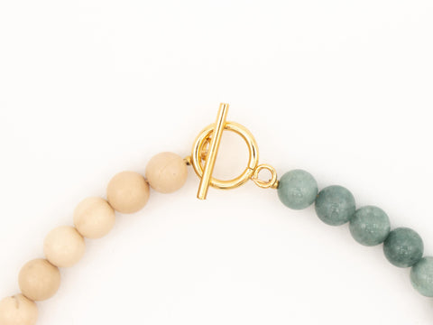 Halskette aus Fossilem Stein & Burmesische Jade