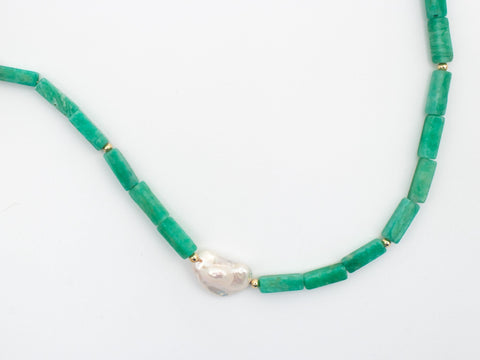 Halskette aus Chalcedon & Süßwasserperle
