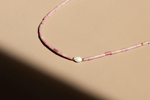Brillenkette aus Naturstein Rhodochrosit & Süßwasserperle, Handmade Brillenzubehör von eilenna, 2-in-1 Sonnenbrillen-Kette und Halskette
