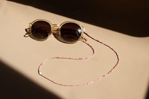 Brillenkette aus Naturstein Rhodochrosit & Süßwasserperle, Handmade Brillenzubehör von eilenna, 2-in-1 Sonnenbrillen-Kette und Halskette