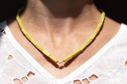 Limetten-Grüne Halskette mit Perle, Naturstein Perlenkette Damen, Boho Schmuck 18K Gold Verschluss, eilenna Schmuck