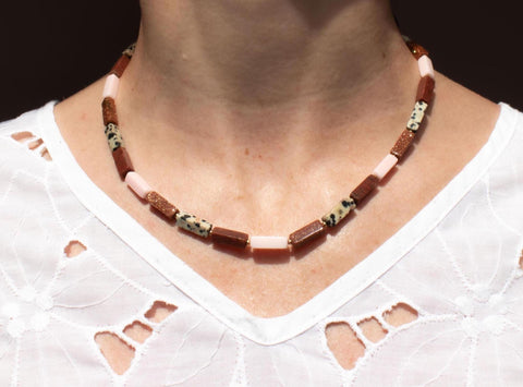 Edelstein Kette Sandstein & Dalmatiner Jaspis, Naturstein Halskette Damen, Rechteck Perlen 18K Vergoldet, Handgemachter Schmuck eilenna