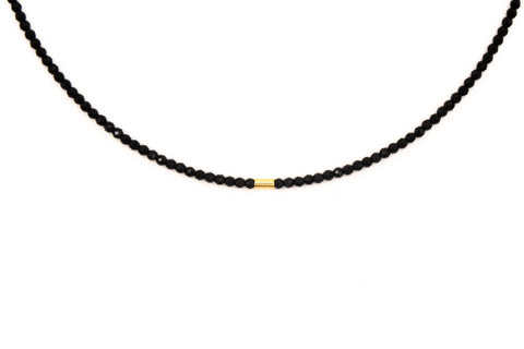 Halskette mit schwarzen Zirkon Naturstein und 18K vergoldetem Verschluss – Minimalistisch Perlenschmuck, Handmade von eilenna