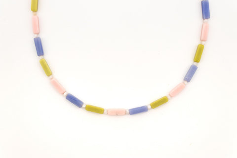 Halskette mit bunten Steinperlen und Muschelperlen – Damenschmuck mit 18K vergoldetem Verschluss, Handmade von eilenna