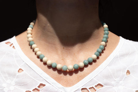 Jade & Fossil Halskette Damen, Naturstein Perlenkette Blau Grün, 18K Vergoldet, Handmade Schmuck von eilenna