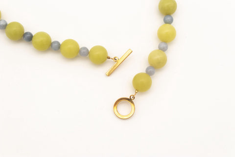 Halskette aus Naturstein Perlen Zitronen Chalcedon mit 18K vergoldetem Verschluss Halsschmuck für Damen, Handmade von eilenna
