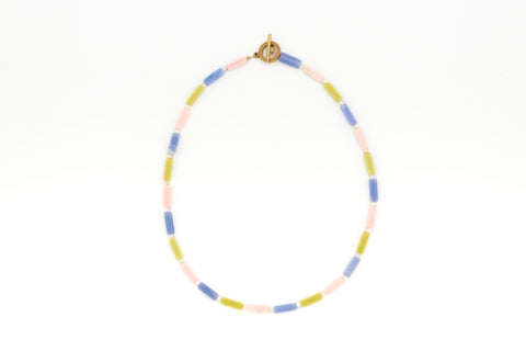 Halskette mit bunten Steinperlen und Muschelperlen – Damenschmuck mit 18K vergoldetem Verschluss, Handmade von eilenna