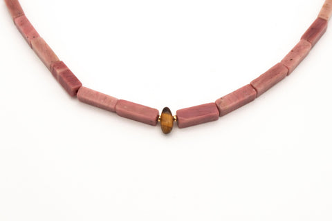 Halskette mit rosa Rhodonit und Tigerauge – Damenschmuck mit 18K vergoldetem Verschluss, Handmade von eilenna