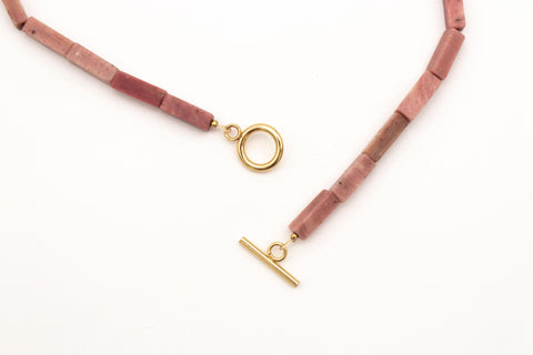 Halskette mit rosa Rhodonit und Tigerauge – Damenschmuck mit 18K vergoldetem Verschluss, Handmade von eilenna