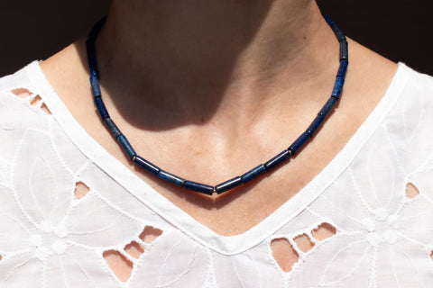 Lapislazuli Halskette Damen, Blaue Naturstein Perlenkette Stäbchen, Hochwertige Edelstein Kette 18K Vergoldet, Handgemacht von eilenna