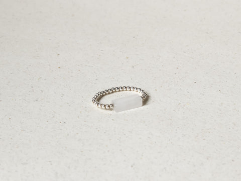 Ring mit Bergkristall & 925 Silberperlen, Clara Ring von eilenna