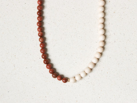 Sandstein & Fossil Halskette Damen, Naturstein Perlenkette 18K Vergoldet, Handmade Schmuck von eilenna