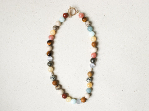 Bunte Edelstein Halskette Damen mit Süßwasserperlen, Boho Naturstein Kette Handgemacht, Tigerauge Amazonit Jaspis, 18K Vergoldet, eilenna